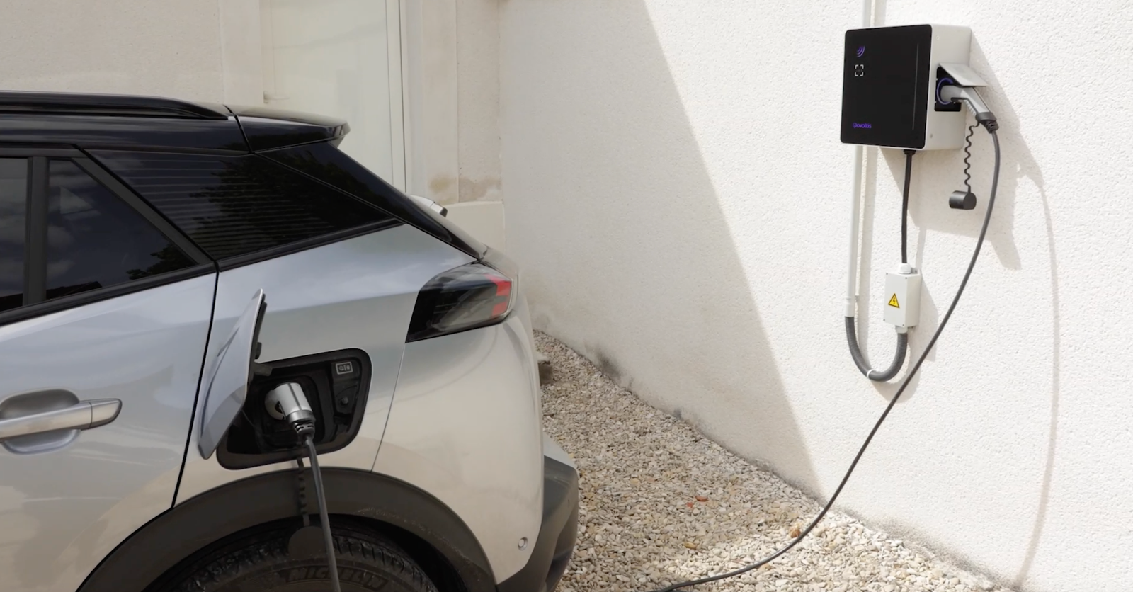 borne de recharge résidentielle installée à domicile